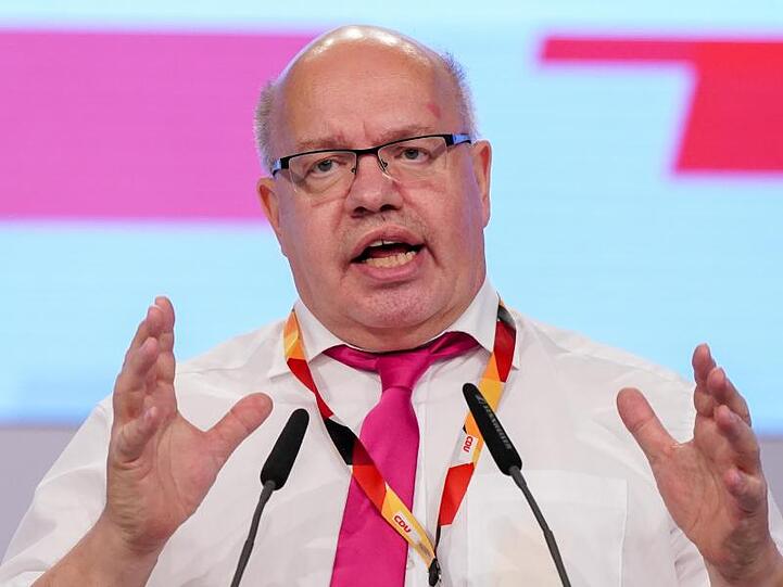 Bundesminister Peter Altmaier: "Der freie Zugang zum Internet muss ein Grund- und Menschenrecht sein.".