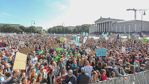 Über 30.000 Menschen beim Klimastreik in München. Klicken Sie sich in der Galerie durch die Bilder der "Fridays for Future"-Demo.