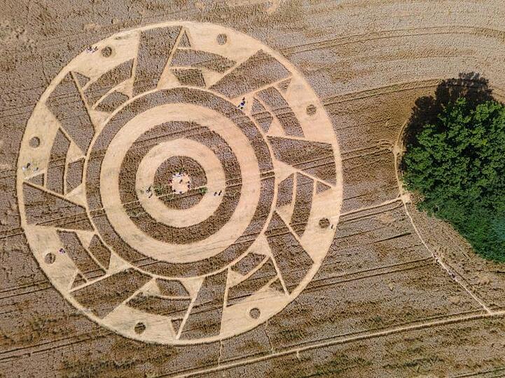Ein Kornkreis in einem Feld in der Nähe von Pähl. Foto: Sven Hoppe/dpa