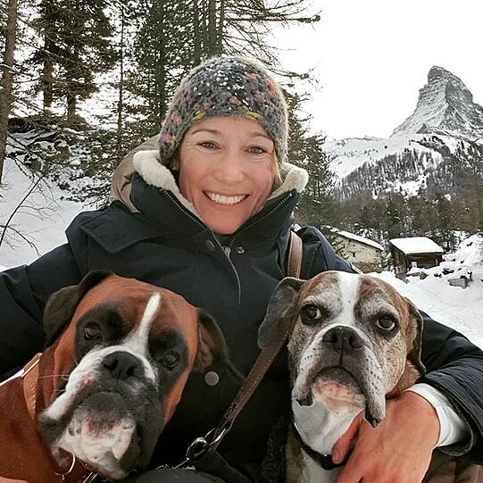 The biggest winner - die zwei Mischlinge von Moderatorin Christine Theiss, Hermes und Osito. Osito (r.) hat die Ärtzin während einer Biggest-Loser-Staffel mit einem gebrochenen Bein in Andalusien gefunden  - und adoptiert.