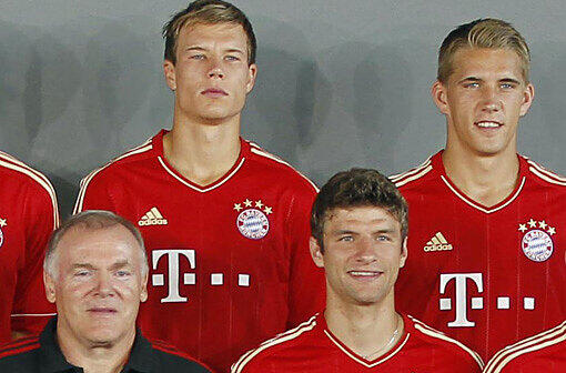 Das neue Team-Foto des FC Bayern: Wer lächelt am schönsten? Entscheiden Sie selbst - die Bilder