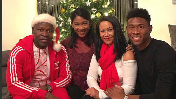 David Alaba feierte mit seinen Eltern und seiner Schwester Weihnachten. David Alaba feierte mit seinen Eltern und seiner Schwester Weihnachten.