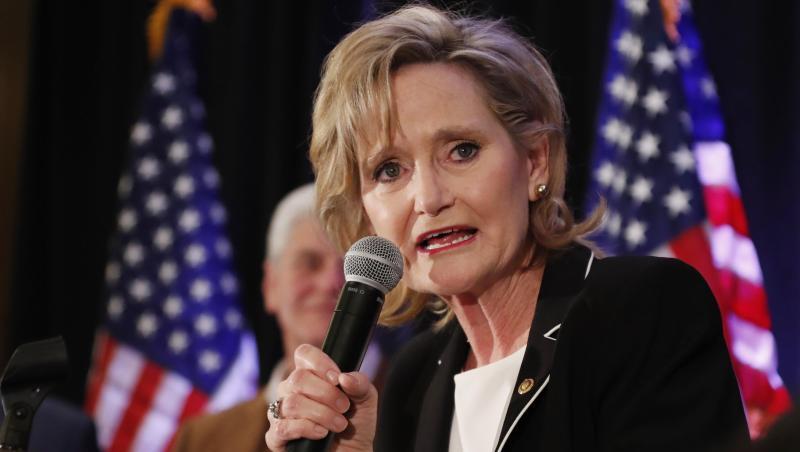 Die republikanische US-Senatorin Cindy Hyde-Smith hat sich in der Stichwahl für den Senat gegen den afroamerikanischen Demokraten Espy durchgesetzt. Die republikanische US-Senatorin Cindy Hyde-Smith hat sich in der Stichwahl für den Senat gegen den afroamerikanischen Demokraten Espy durchgesetzt.