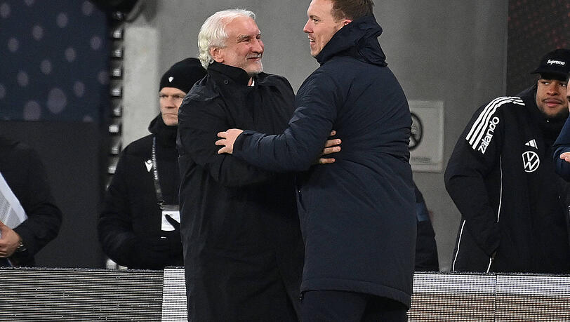 Schon sch&ouml;n, was wir f&uuml;r Talente haben, oder? DFB-Sportdirektor Rudi V&ouml;ller (l.) und Bundestrainer Julian Nagelsmann.