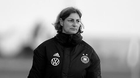 Nach ihrer aktiven Karriere war Anouschka Bernhard als Nachwuchstrainerin beim DFB t&auml;tig.