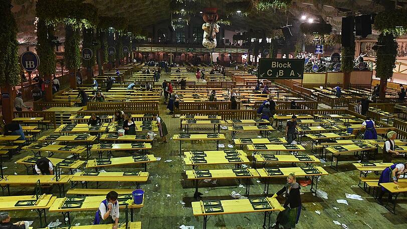 Das Oktoberfest ist vorbei - mit dem traditionellen Kehraus endete die Wiesn. Die Bilder aus dem Hofbräu-Zelt.