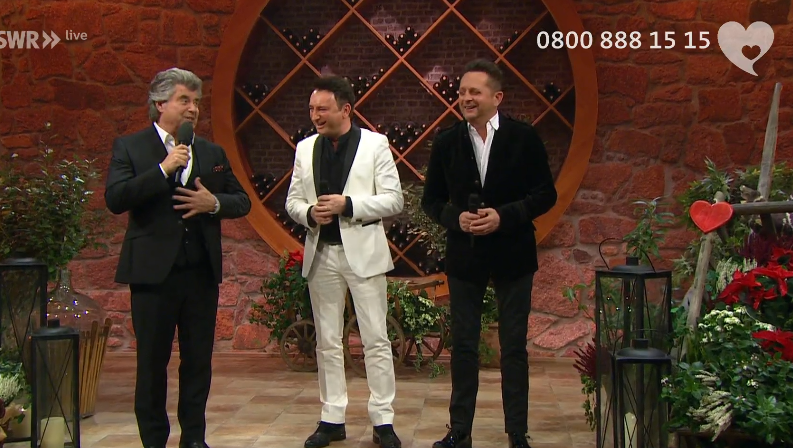 Andy Borg trat beim "Schlager-Spaß" am 21. November unter anderem mit dem beliebten Schlager-Duo Fantasy auf.