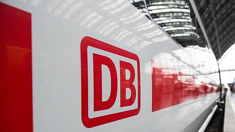 Für mehr Pünktlichkeit sollen die neuen ICE4-Züge beim Start einen Zahn zulegen können.