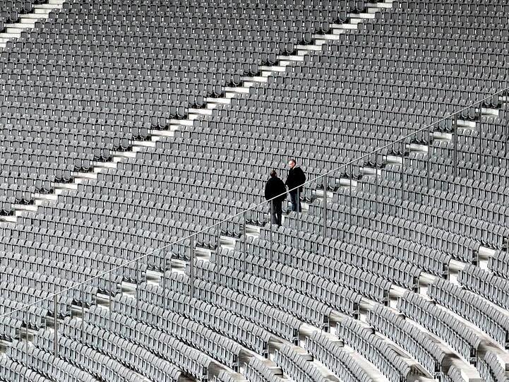 Die Ausbreitung des neuartigen Coronavirus könnte nun auch für den deutschen Sport große Konsequenzen haben.