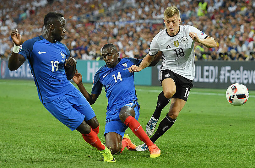 Toni Kroos: Note 4 Wenig zündende Ideen und Pässe, oft geblockt und abgelaufen. Großer Radius, doch die Präzision fehlte den Zuspielen.