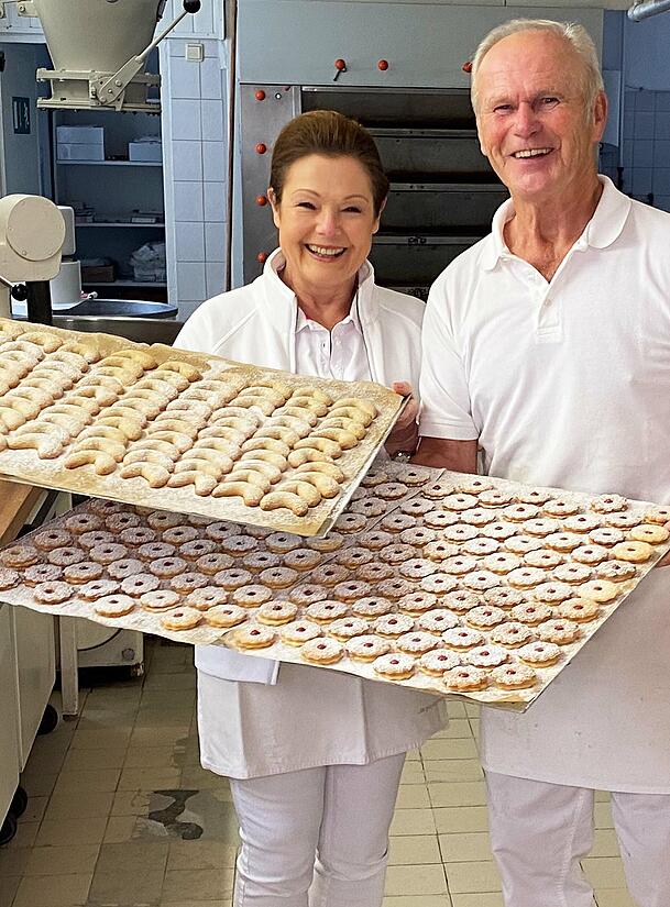 Die Plätzchen, handgemacht von Bianca und Hans für Weihnachten. Die Plätzchen, handgemacht von Bianca und Hans für Weihnachten.