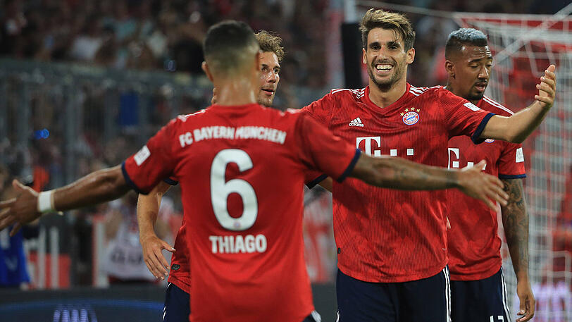 Torgefährlicher Defensivmann: Javi Martinez (Mi.) vom FC Bayern.
