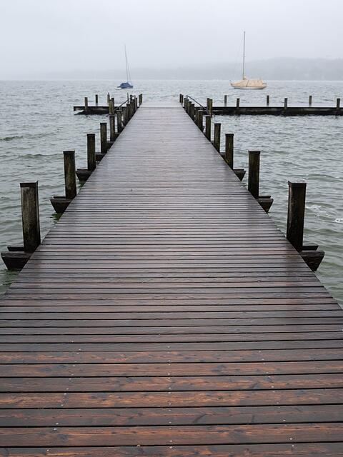 Ein herrenloser Koffer am Starnberger See sorgt f&uuml;r Aufregung. (Symbolbild)