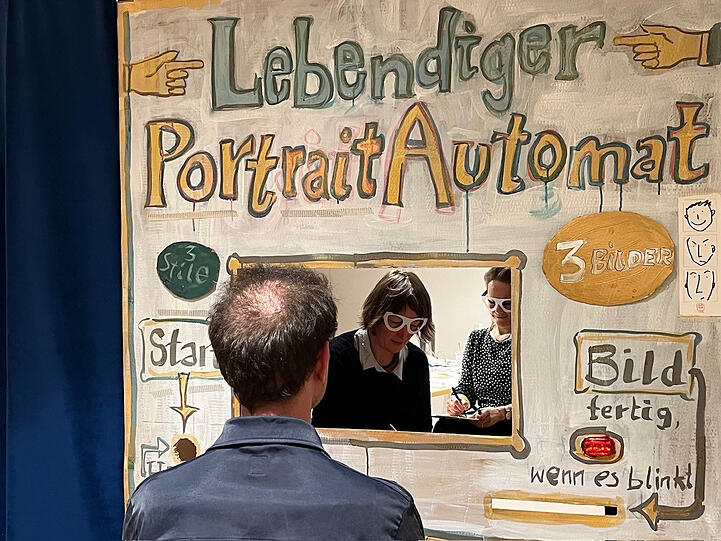 Am Samstag kommt der lebendige Portraitautomat zum Einsatz.