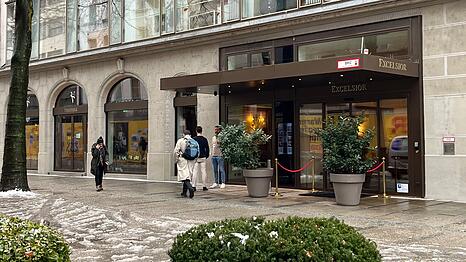 Im Erdgeschoss befindet sich das beliebte Wein-Restaurant Vinothek.