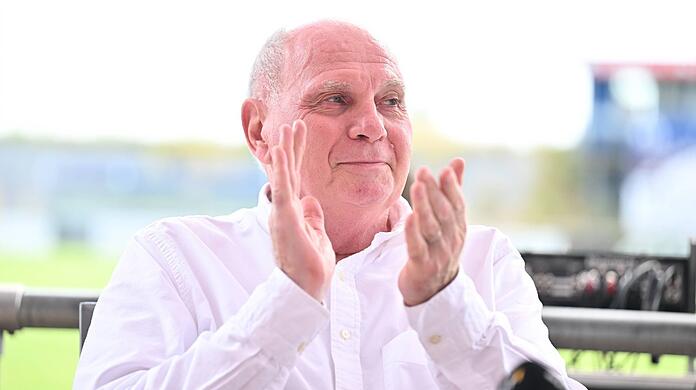 Uli Hoeneß, der Ehrenpräsident des FC Bayern München, bei der Feier zum 75. Geburtstag des SV Seligenporten.