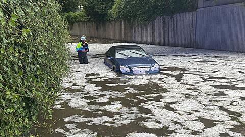 Unwetterschäden können teuer werden (Symbolbild)