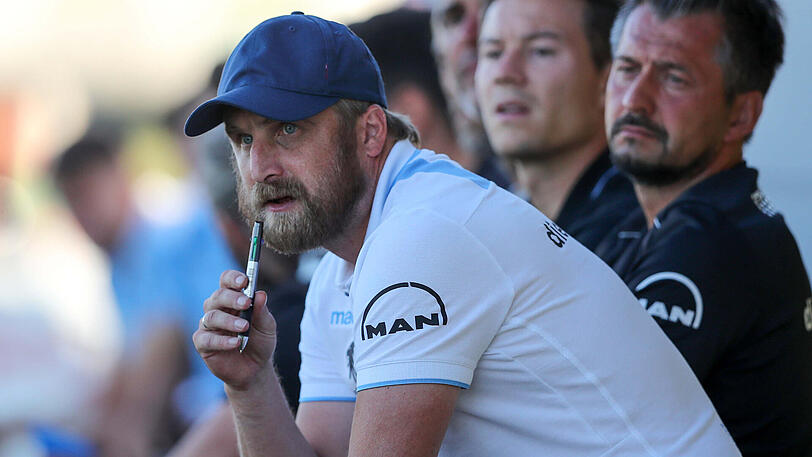 Trainer des TSV 1860: Daniel Bierofka. Die Bilder zum Löwen-Trainingslager.