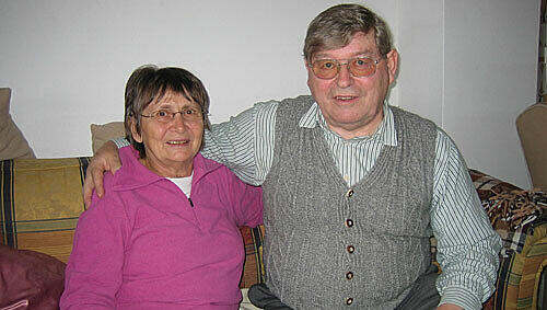 Sieglinde Dettenkofer und ihr Mann Wolfgang. Beide sind aus einem katholischen Orden ausgetreten. Sieglinde Dettenkofer und ihr Mann Wolfgang. Beide sind aus einem katholischen Orden ausgetreten.