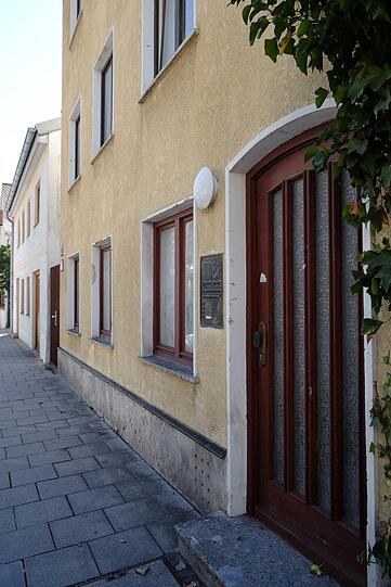 Hübsch und schaut durchaus noch bewohnbar aus. Ist es aber nicht.