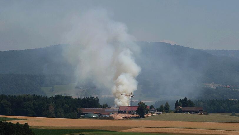 Die Rauchs&auml;ule des Brandes war weithin sichtbar.