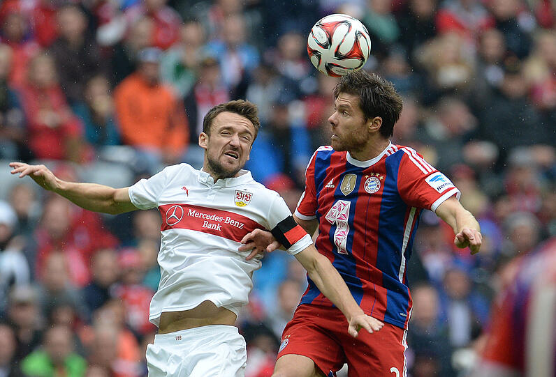 Xabi Alonso - Note 2 - Alleine vor der Abwehr, machte den Spielaufbau, schimpfte mit dem Schiedsrichter und dirigiert das Bayern-Spiel. Nur einmal in Bedrängnis nach einem schlimmen Pass von Bernat, sah nach seiner Rettungs-Grätsche Gelb. Trotzdem: Heimlicher Chef? Unheimlicher Chef mit 150 Ballkontakten! Nur die Latte verhinderte seinen ersten Treffer (72.).