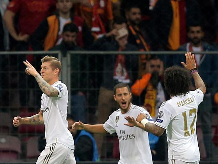 Real Madrids Toni Kroos (l) war der Matchwinner gegen Galatasaray Istanbul.