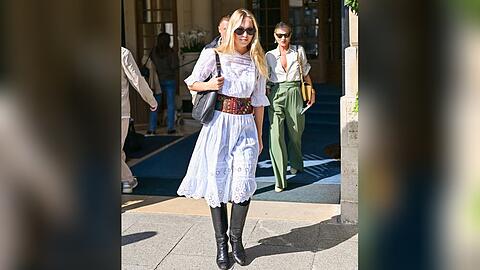 Lila Moss (li.) und Mutter Kate in Paris.