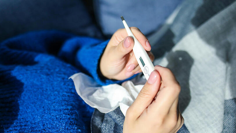 Die Zahl der Krankmeldungen wegen Atemwegsinfektionen schnellt im Winter in die H&ouml;he.