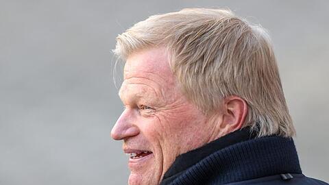 Münchens Vorstandsmitglied Oliver Kahn vor dem Spiel.