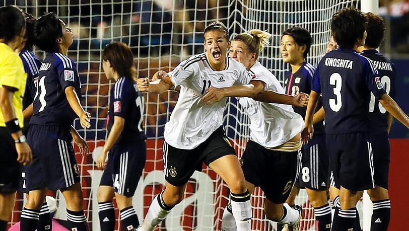 Mit dem 3:0, dem sechsten Turniertor von Bayern Münchens Stürmerin Lotzen, war die Partie praktisch schon nach 20 Minuten zugunsten der DFB-Elf entschieden. Foto:Kimimasa Mayama Mit dem 3:0, dem sechsten Turniertor von Bayern Münchens Stürmerin Lotzen, war die Partie praktisch schon nach 20 Minuten zugunsten der DFB-Elf entschieden. Foto:Kimimasa Mayama