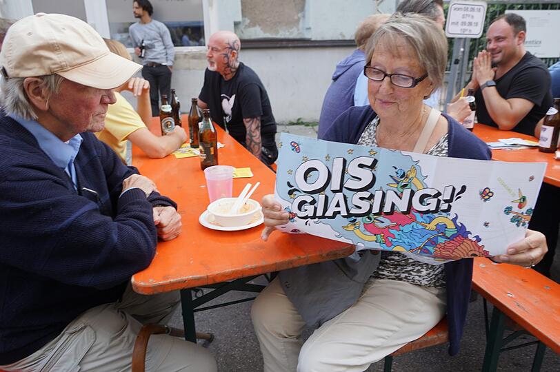 Traumhaftes Wetter, tolle Shows und leckeres Essen sorgten am Samstag für beste Stimmung beim Stadtteilfest "Ois Giasing" - die Bilder.