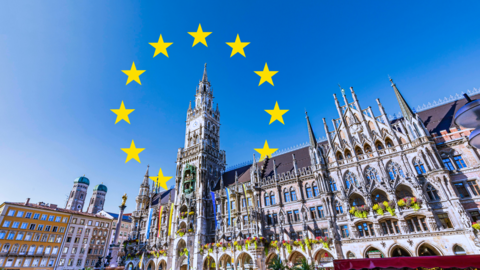 Münchner Rathaus mit Europa-Sternen