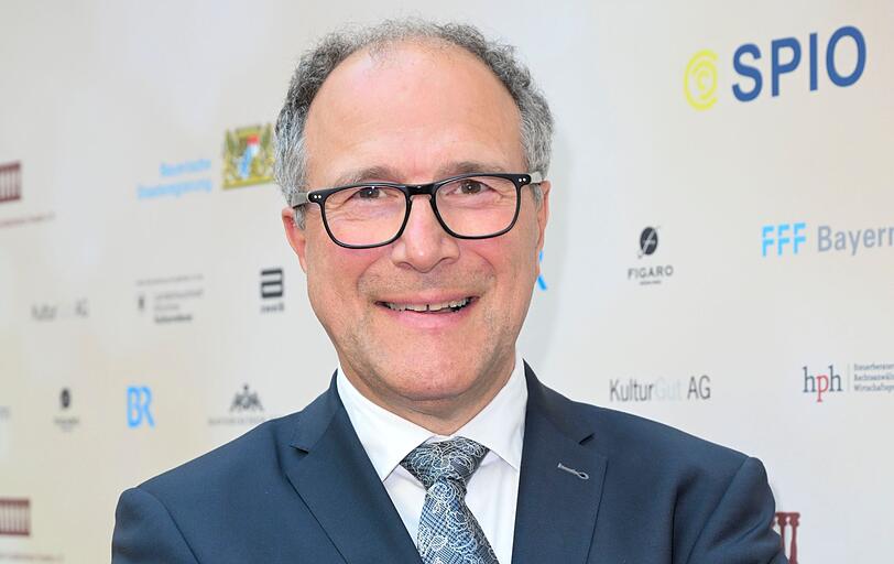 Alexander Hold steht als Persönlichkeit des öffentlichen Lebens immer wieder im Rampenlicht. Alexander Hold steht als Persönlichkeit des öffentlichen Lebens immer wieder im Rampenlicht.