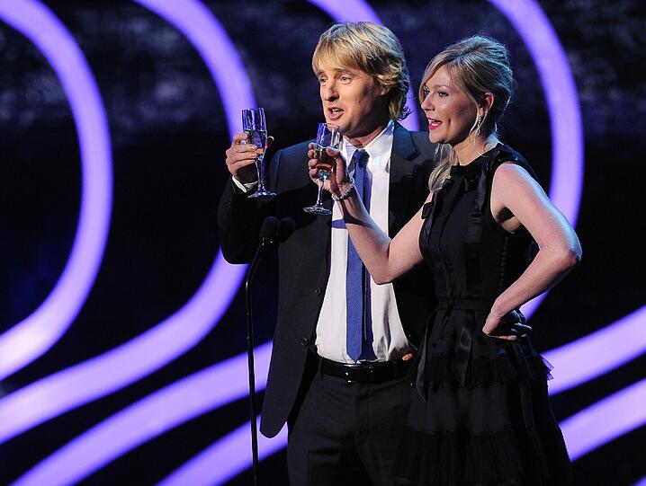 Der Stummfilm &bdquo;The Artist&ldquo; sahnt in Hollywood ab: Drei Tage vor der
Verleihung der Golden Globes punktete der Schwarz-Weiß-Film bei
wichtigen Kritiker-Preisen. Die AZ zeigt die besten Bilder von der Preisverleihung - zum Durchklicken!