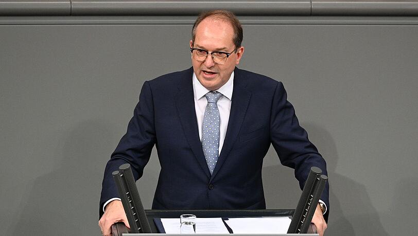 Innenminister Dobrindt warnt vor Anreizen für illegale Migration.
