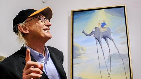 Immer zu Scherzen aufgelegt: Otto Waalkes bei der Eröffnung der Ausstellung "Otto Coming Home - he kummt na Huus" in der Kunsthalle Emden.