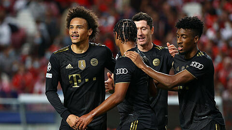 Der FC Bayern gewinnt bei Benfica Lissabon mit 4:0.