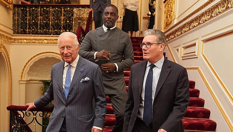 König Charles, Idris Elba und Sir Keir Starmer (v.l.) bei ihrem Treffen.