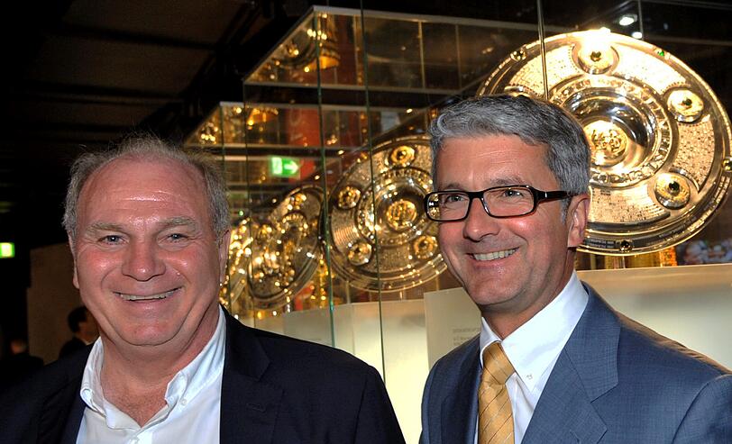 Lizarazu, Pfaff, Lattek, Müller: Bei der Eröffnung der Erlebniswelt des FC Bayern kamen die alten Helden vorbei.
