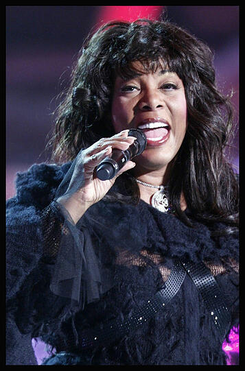 Donna Summer (31.12.1948 - 17.05.2012): In den 1970er und 1980er Jahren beherrschte die US-Sängerin mit Hits wie &bdquo;Love To Love You Baby&ldquo; und &bdquo;She Works Hard for the Money&ldquo; die Disco-Charts.