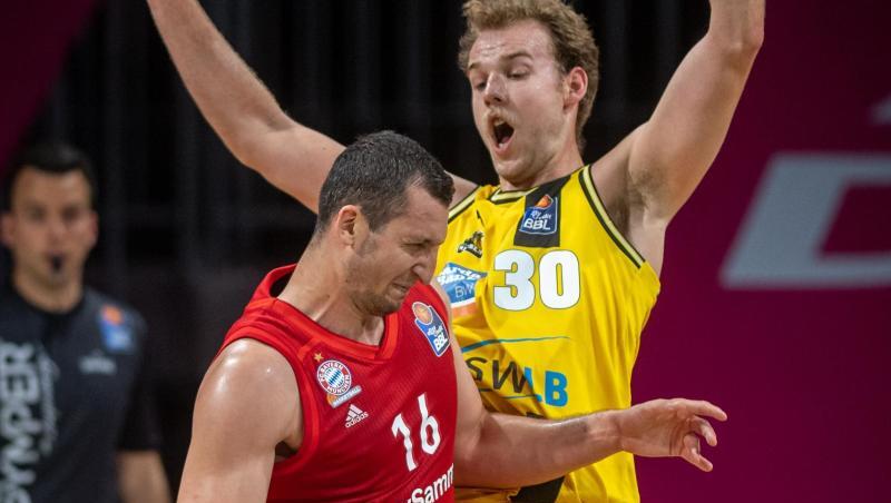 Paul Zipser vom FC Bayern München (No.16) in Aktion. Foto: Tilo Wiedensohler/camera4/BBL/Pool/dpa Paul Zipser vom FC Bayern München (No.16) in Aktion. Foto: Tilo Wiedensohler/camera4/BBL/Pool/dpa