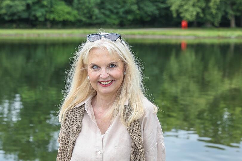 Angelika Rodatus heute im Schlosspark.