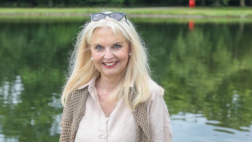 Angelika Rodatus heute im Schlosspark. Angelika Rodatus heute im Schlosspark.