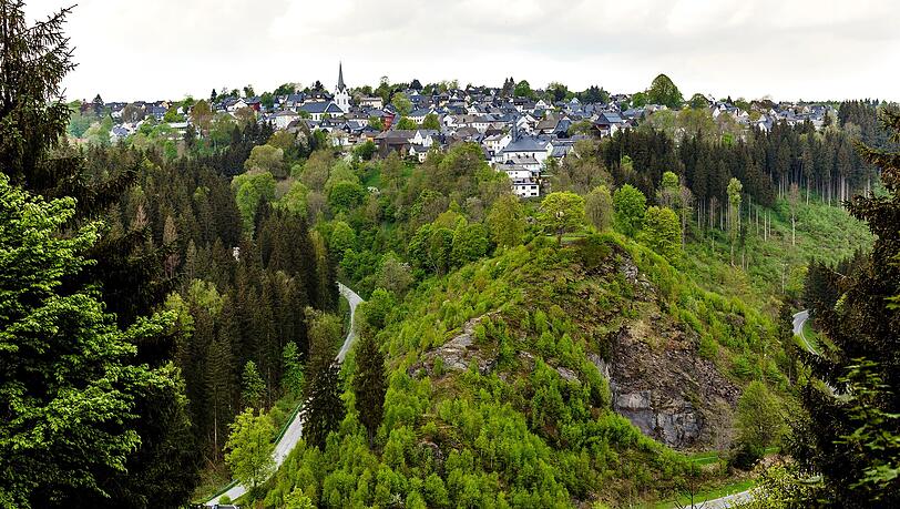 Nordhalben liegt im Gr&uuml;nen in Franken. Florian Wirthgen aus M&uuml;nchen hat schon viel Zeit im Wald verbracht, auch vor der Arbeit.