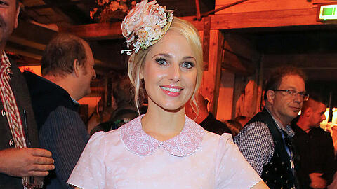 Silvia Schneider in der Käfer Wiesn-Schänke auf dem Oktoberfest