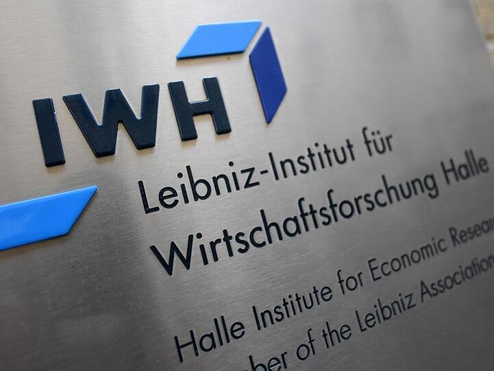 Die deutsche Wirtschaft kommt nach Einschätzung des Leibniz-Instituts für Wirtschaftsforschung relativ glimpflich durch die schwere Corona-Rezession.