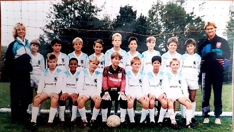 Spielte als Bub in der Jugend des TSV 1860: Simon Pearce. Spielte als Bub in der Jugend des TSV 1860: Simon Pearce.