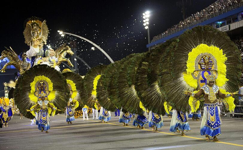 Bunt, sexy, fröhlich - Karneval in Brasilien