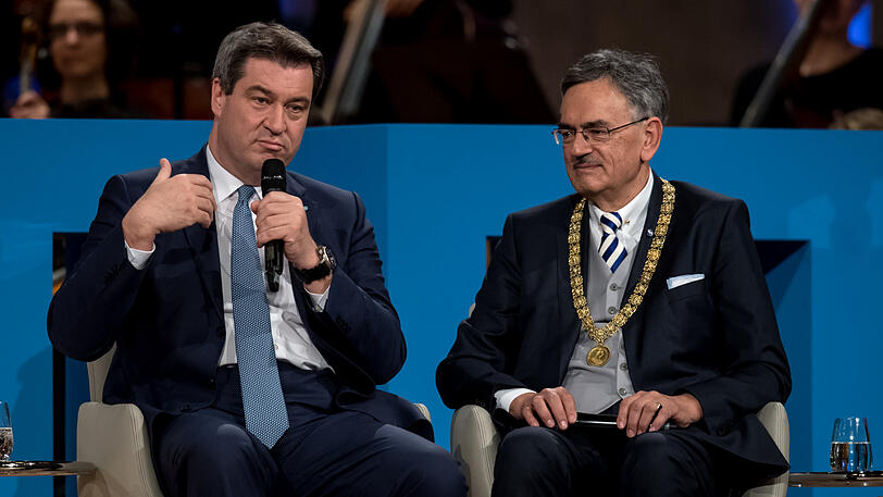 Markus Söder (l., CSU), Ministerpräsident von Bayern, und Wolfgang Herrmann, Präsident der TU München.